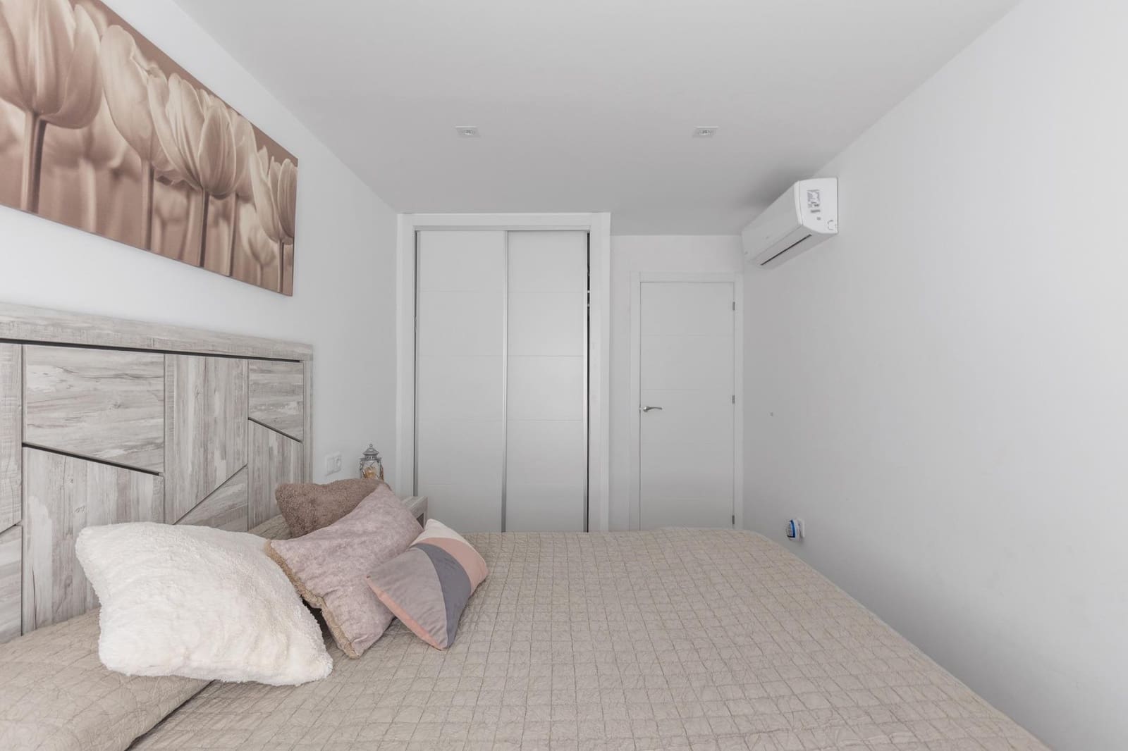 Apartamento de 3 habitaciones en Torrevieja en venta con piscina - 295.000 € (Ref: 9150939)