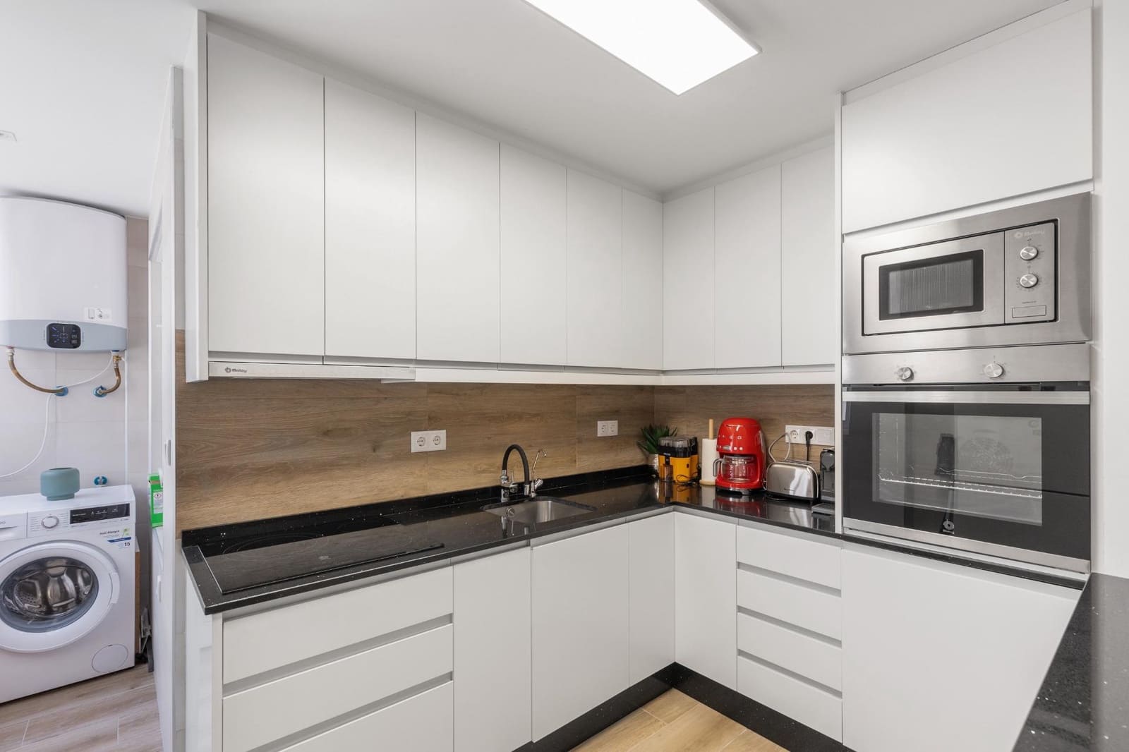 Apartamento de 3 habitaciones en Torrevieja en venta con piscina - 295.000 € (Ref: 9150939)