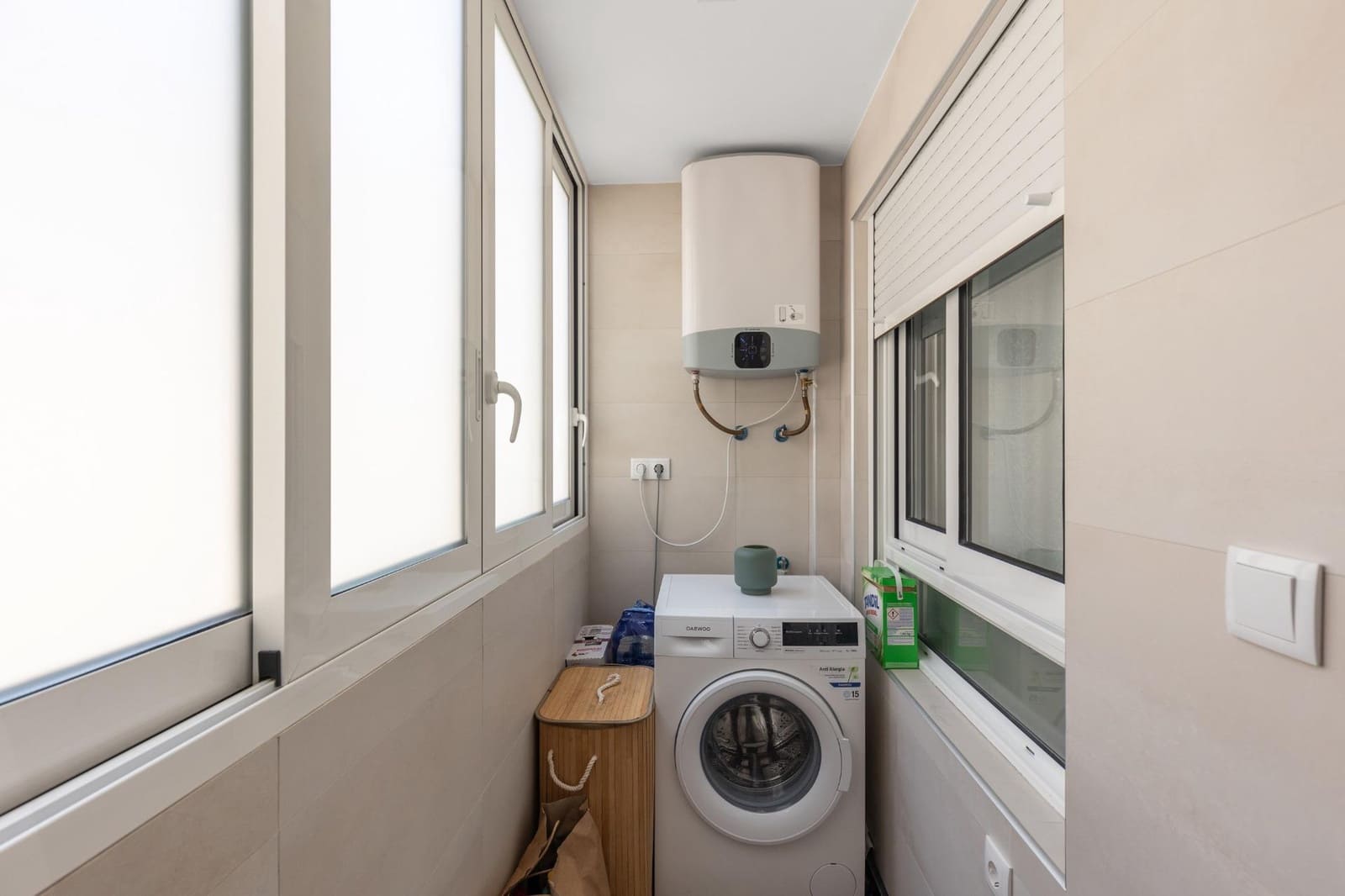 Apartamento de 3 habitaciones en Torrevieja en venta con piscina - 295.000 € (Ref: 9150939)