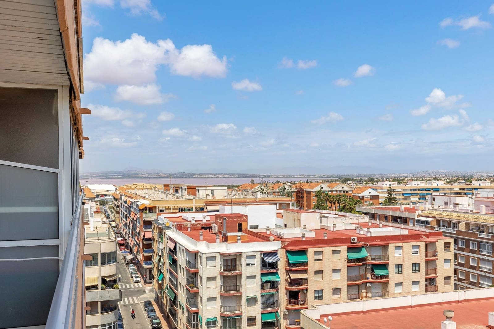 Apartamento de 3 habitaciones en Torrevieja en venta con piscina - 295.000 € (Ref: 9150939)