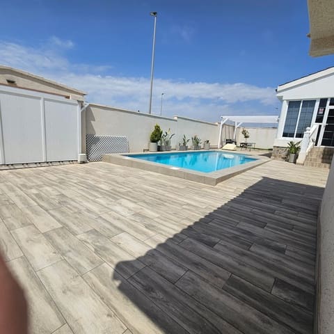 Chalet de 4 habitaciones en Ciudad Quesada, Rojales en venta con piscina - 450.000 € (Ref: 9152721)