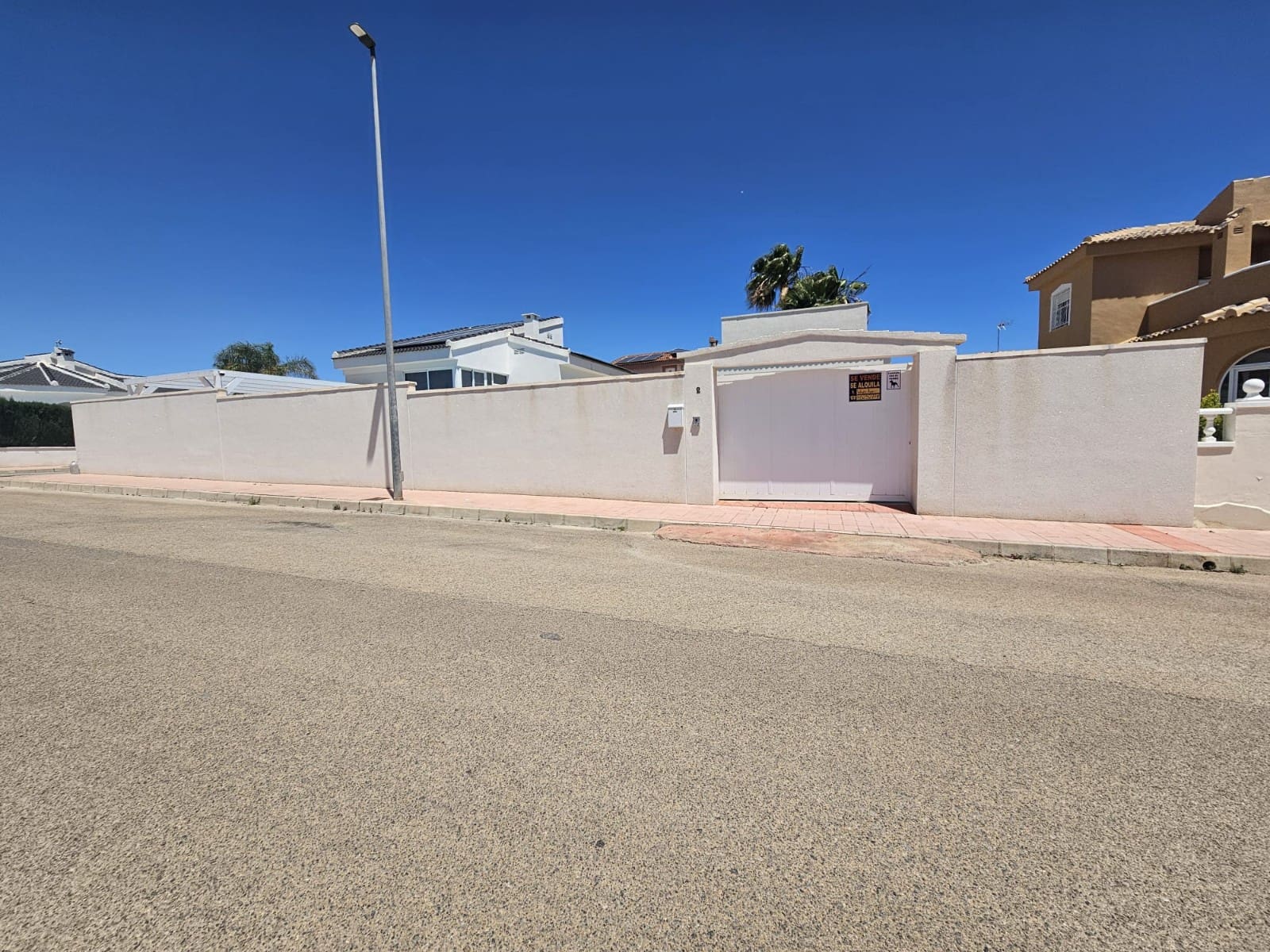 Chalet de 4 habitaciones en Ciudad Quesada en venta con piscina - 450.000 € (Ref: 9152721)