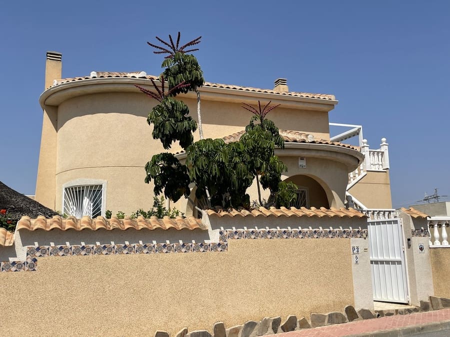 4 Zimmer Villa zu verkaufen in Ciudad Quesada mit Pool - 329.800 € (Ref: 9168245)