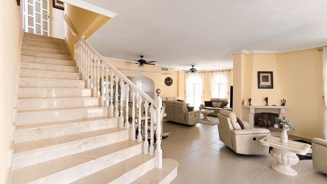 4 bedroom Villa for sale in Ciudad Quesada, Rojales with pool - € 674,950 (Ref: 9170080)