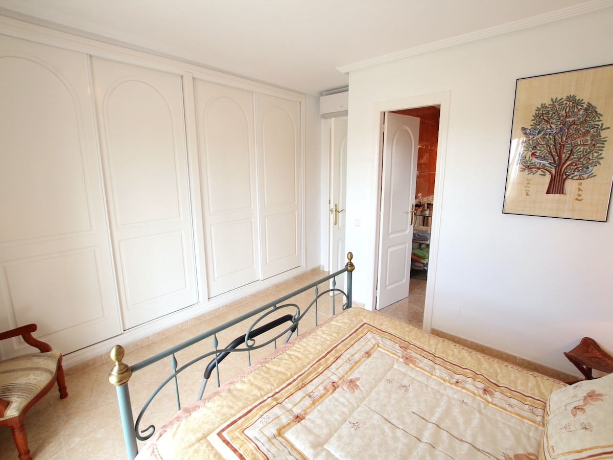 5 makuuhuone Huvila myytävänä paikassa Ciudad Quesada mukana uima-altaan - 625 000 € (Ref: 9170082)