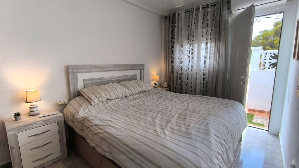 2 soveværelse Bungalow til salg i Benijofar med swimmingpool - € 165.000 (Ref: 9184356)