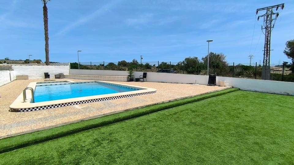 2 soveværelse Bungalow til salg i Benijofar med swimmingpool - € 165.000 (Ref: 9184356)