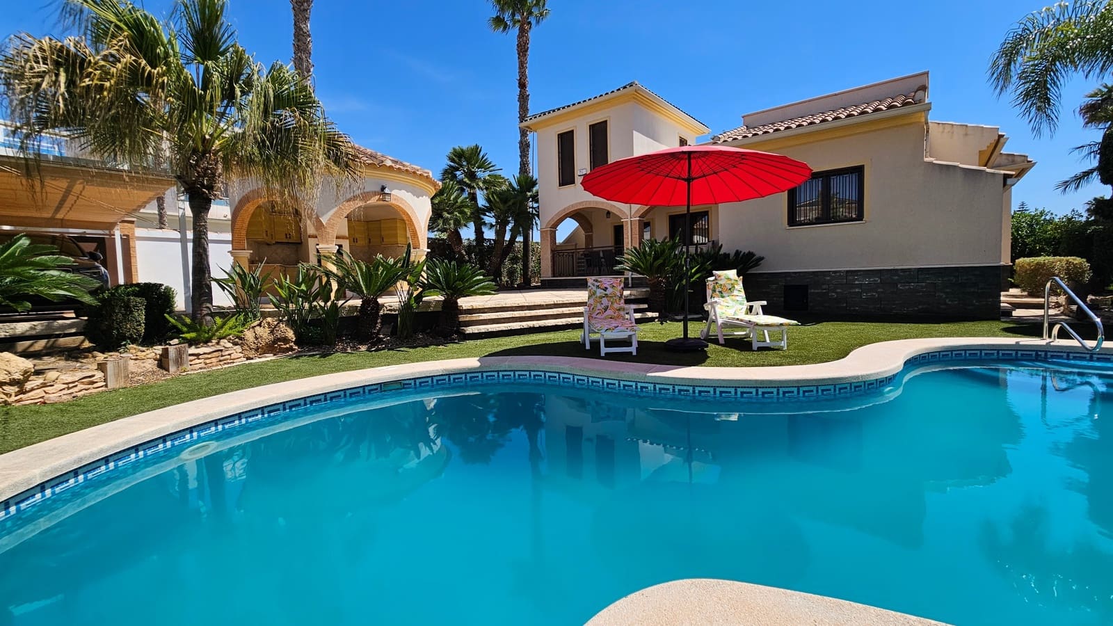 4 makuuhuone Huvila myytävänä paikassa Ciudad Quesada mukana uima-altaan - 565 000 € (Ref: 9184366)