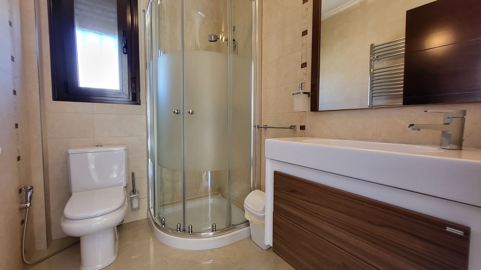 4 makuuhuone Huvila myytävänä paikassa Ciudad Quesada mukana uima-altaan - 565 000 € (Ref: 9184366)