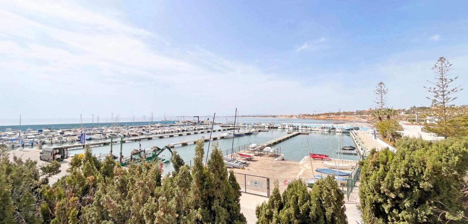 Bungalow de 3 habitaciones en Pilar de la Horadada en venta con piscina - 395.000 € (Ref: 9184379)