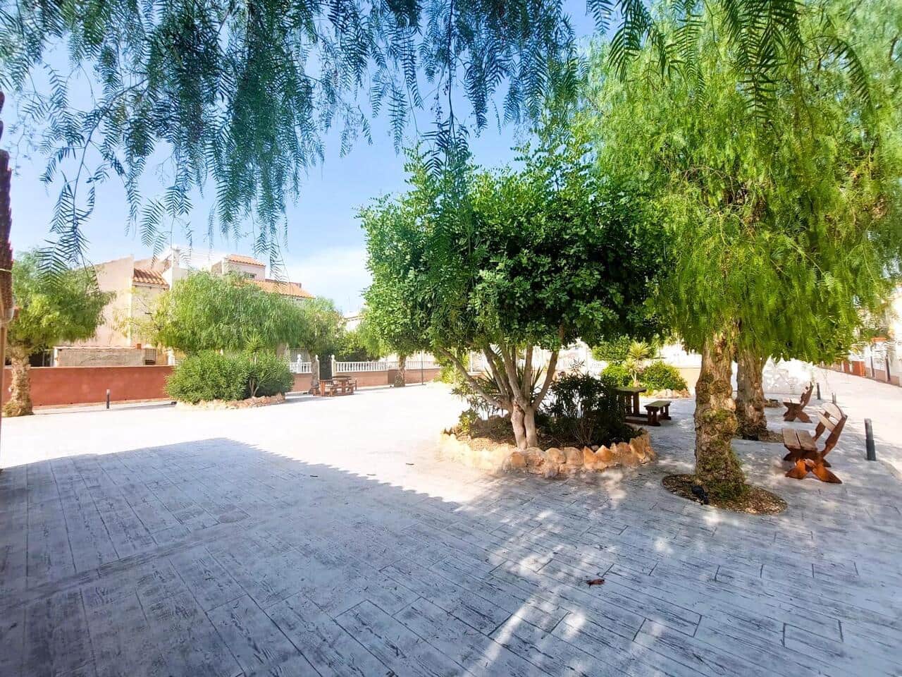 2 makuuhuone Bungalow myytävänä paikassa Orihuela Costa mukana uima-altaan 
autotalli - 147 000 € (Ref: 9189378)