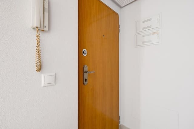 3 quarto Apartamento para venda em Torrevieja - 178 995 € (Ref: 9189391)