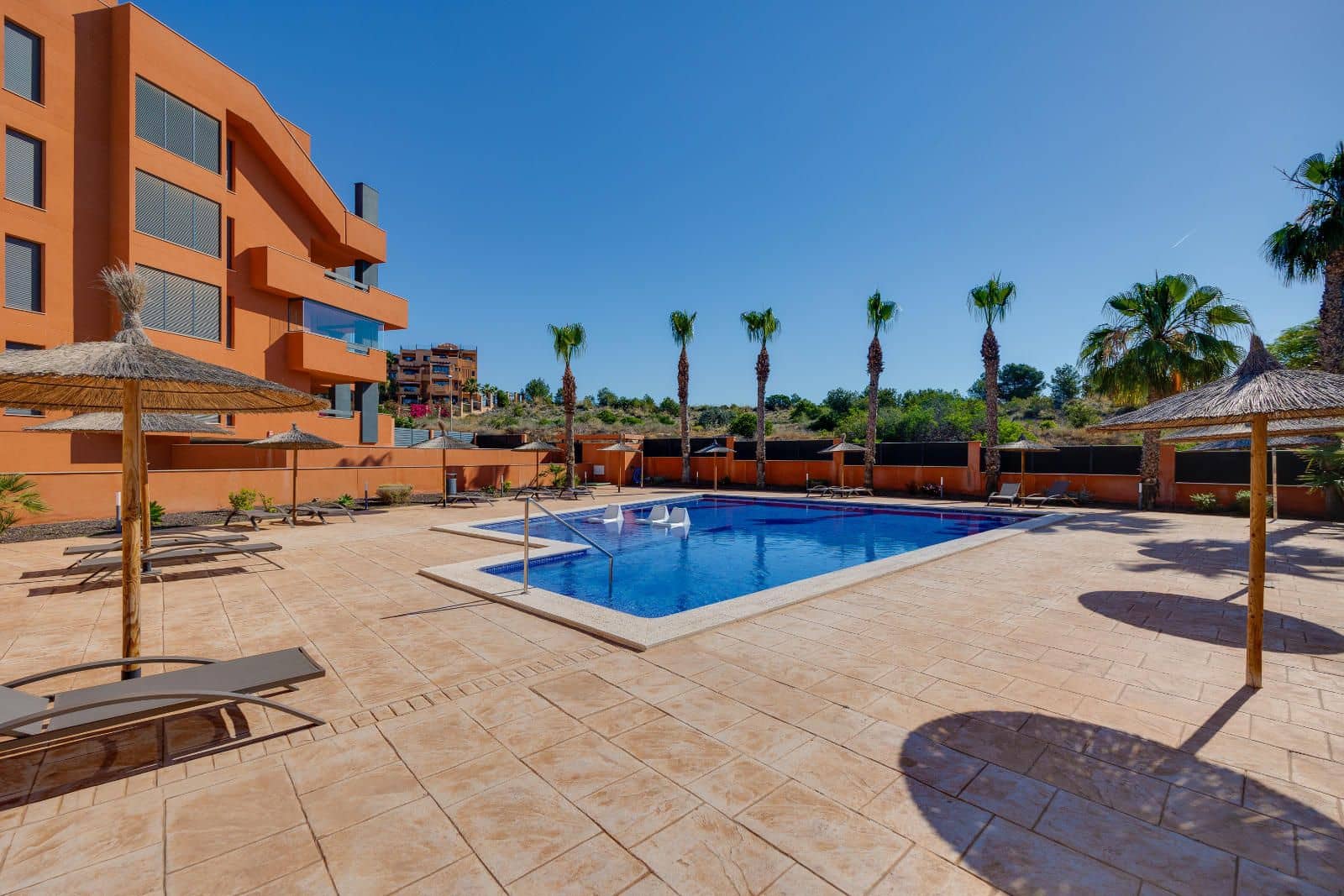2 soveværelse Lejlighed til salg i Orihuela Costa med swimmingpool garage - € 259.000 (Ref: 9189395)