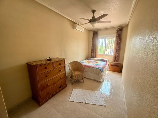 3 soveværelse Finca/Landehus til salg i Catral med swimmingpool - € 375.000 (Ref: 9189405)