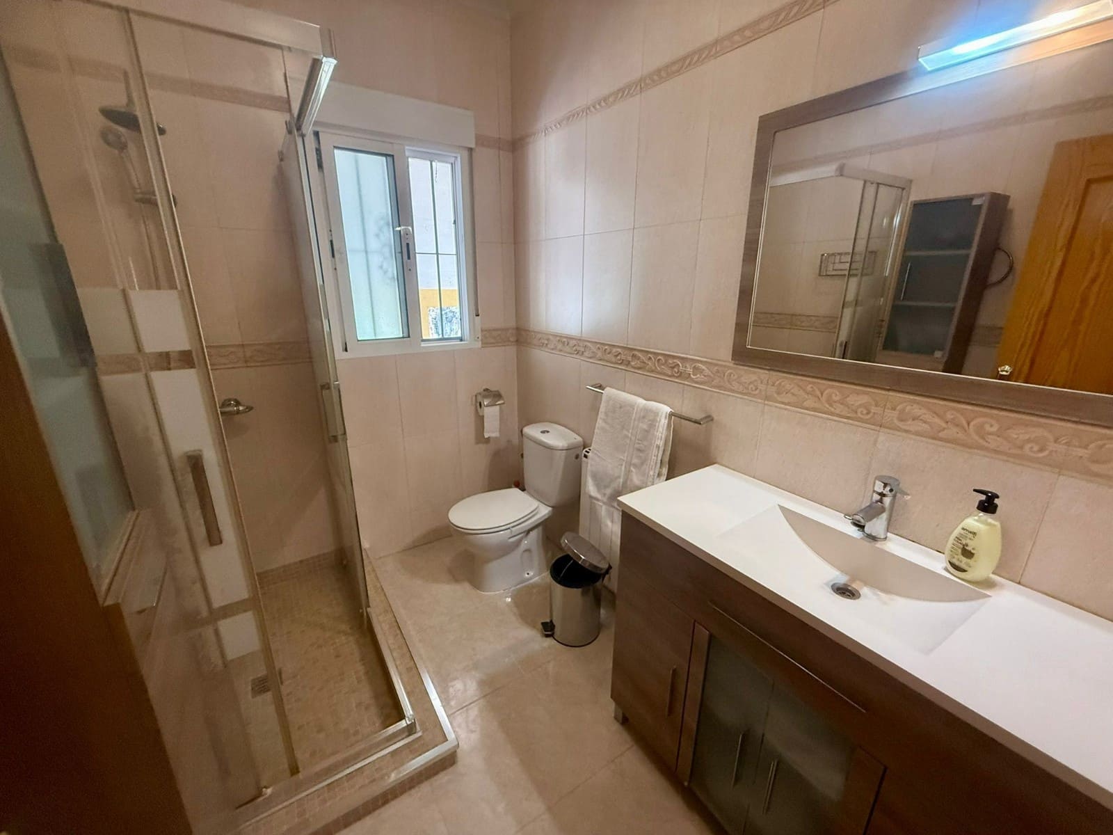 3 soveværelse Finca/Landehus til salg i Catral med swimmingpool - € 375.000 (Ref: 9189405)