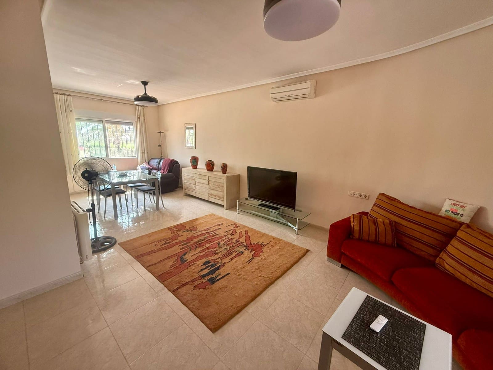 3 soveværelse Finca/Landehus til salg i Catral med swimmingpool - € 375.000 (Ref: 9189405)