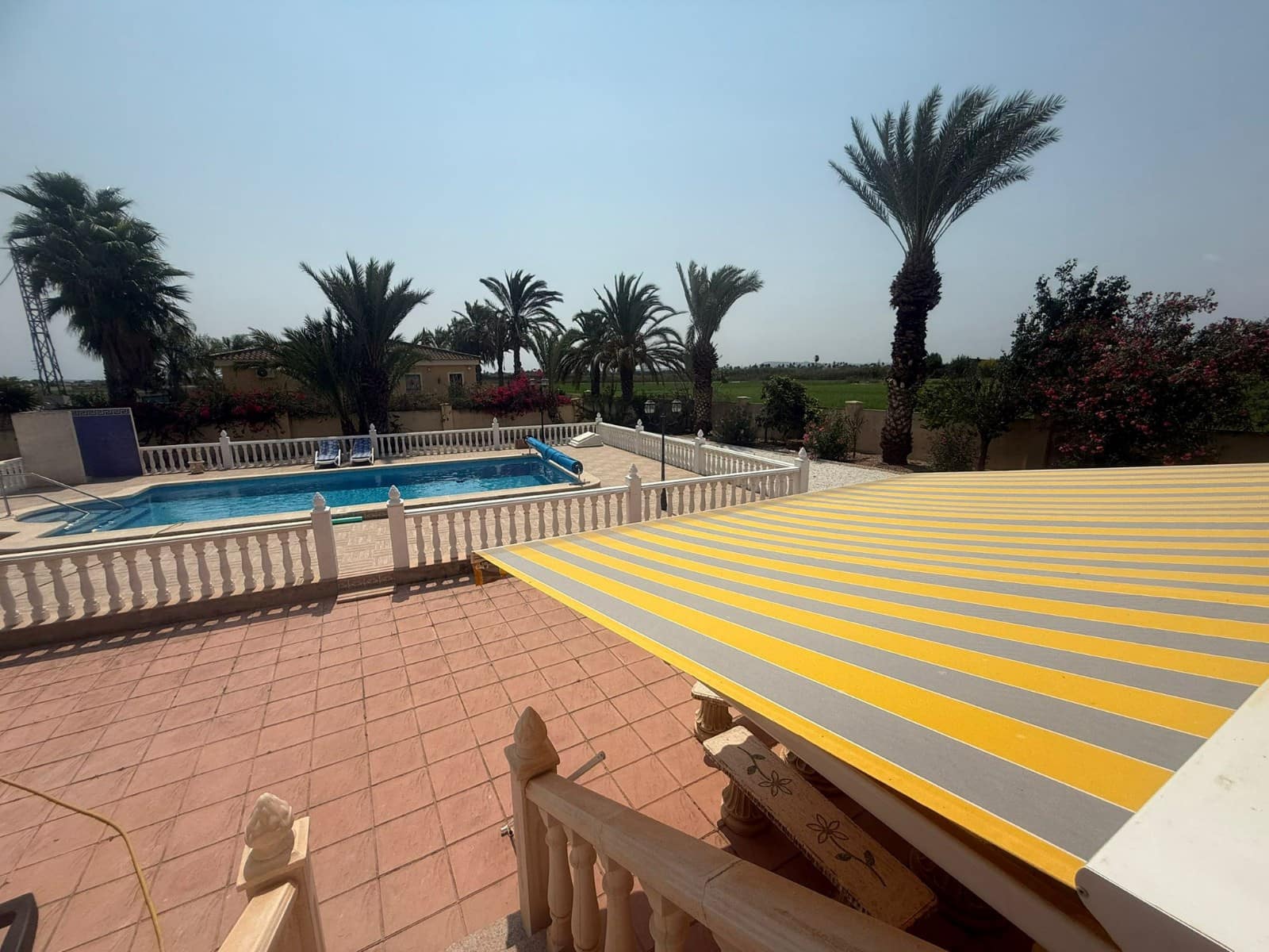 3 soveværelse Finca/Landehus til salg i Catral med swimmingpool - € 375.000 (Ref: 9189405)