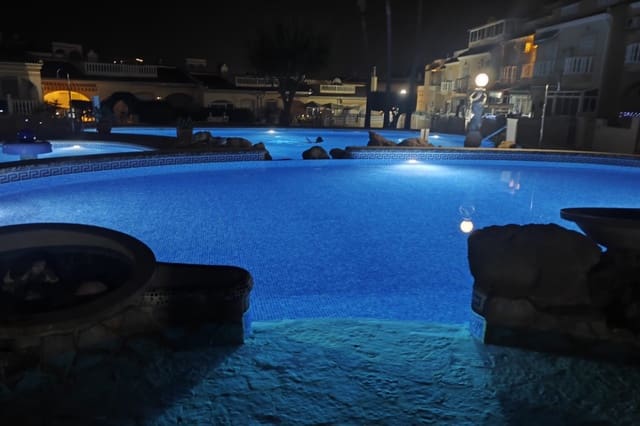 2 makuuhuone Paritalo myytävänä paikassa Ciudad Quesada, Rojales - 250 000 € (Ref: 9189406)