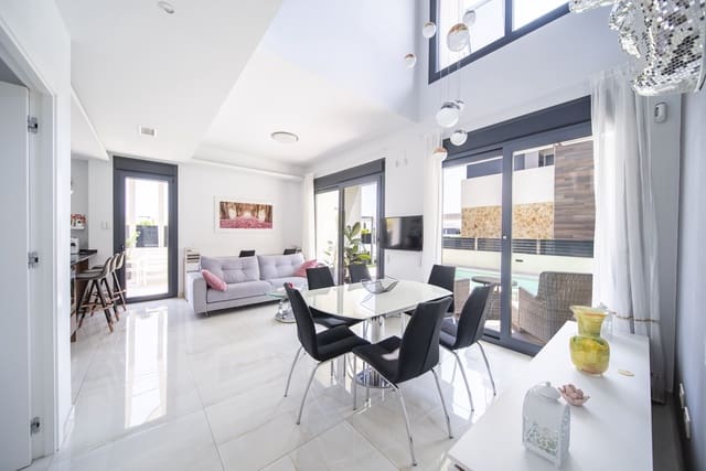 Chalet de 4 habitaciones en Orihuela Costa, Orihuela en venta con piscina garaje - 790.000 € (Ref: 9193103)