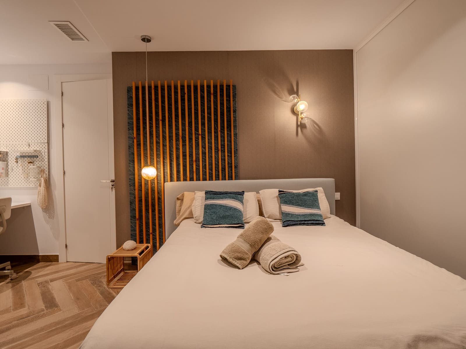 4 sypialnia Willa na sprzedaż w Orihuela Costa z basenem garażem - 2 880 000 € (Ref: 9193123)