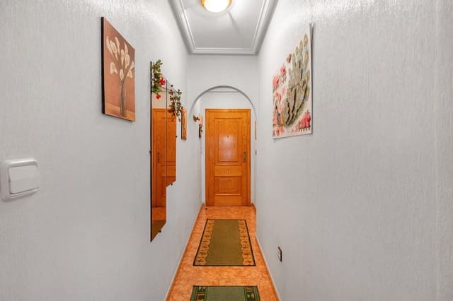 2 bedroom Apartment for sale in Torrevieja with garage - € 132,500 (Ref: 9199640)