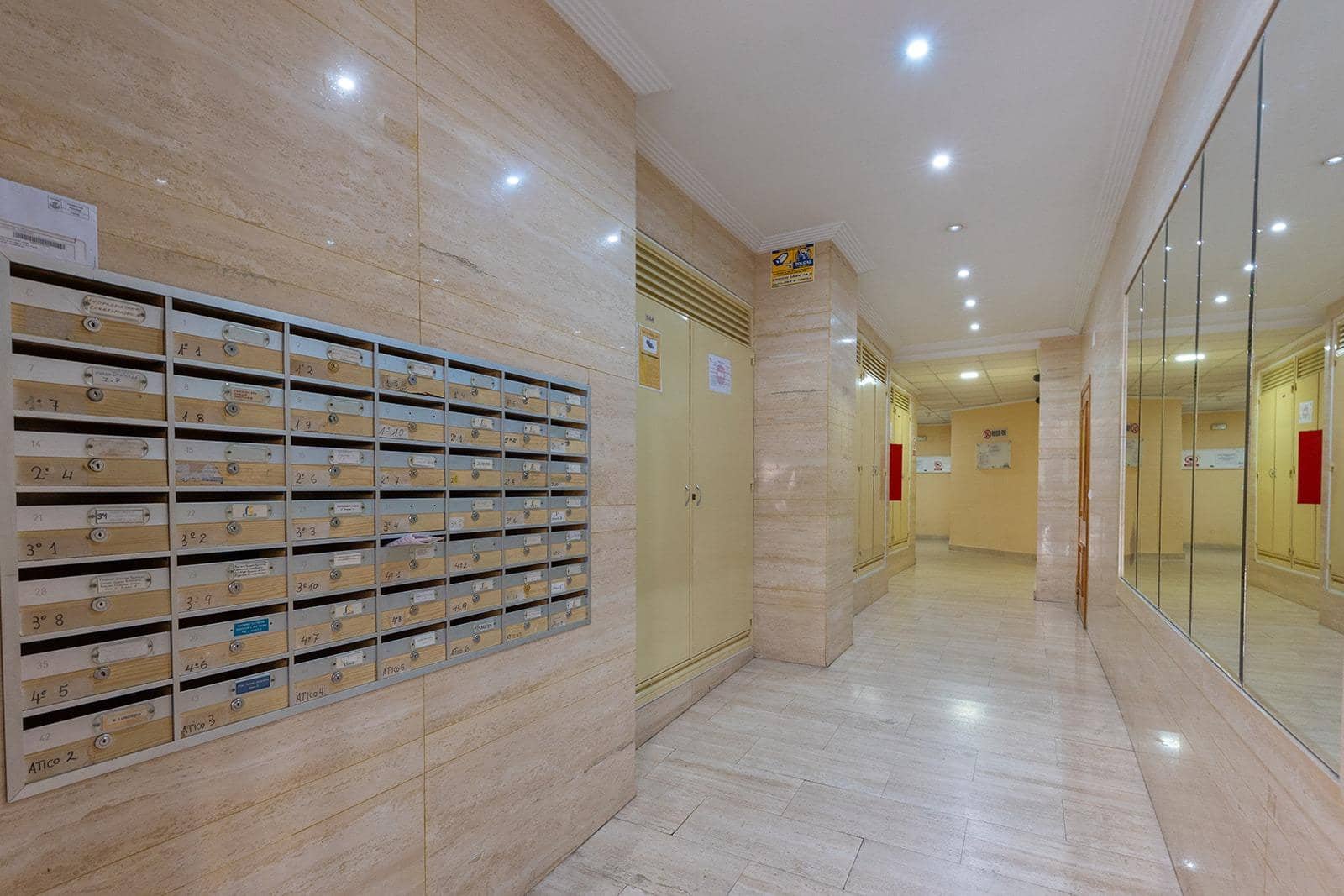 2 bedroom Apartment for sale in Torrevieja with garage - € 132,500 (Ref: 9199640)