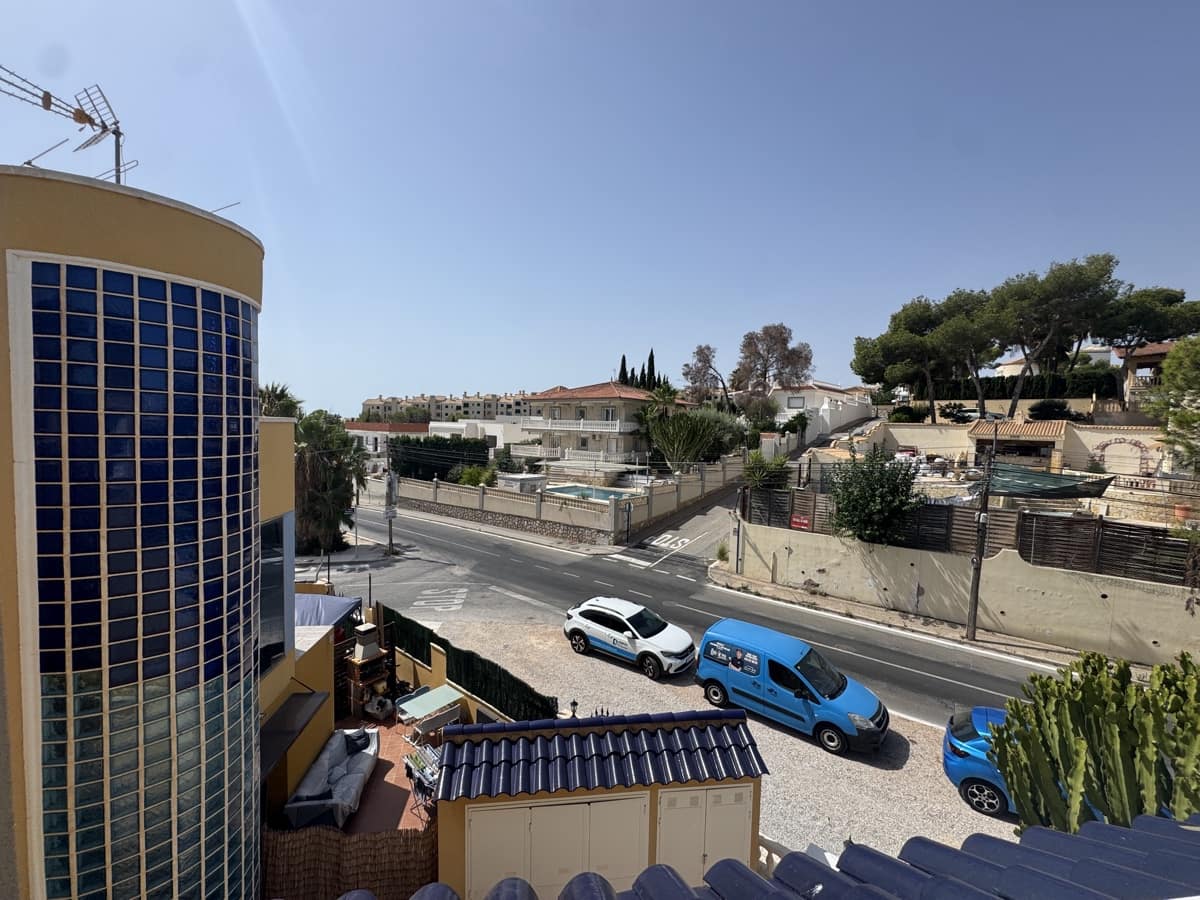 2 soveværelse Villa til salg i Villamartin med swimmingpool - € 229.000 (Ref: 9203101)