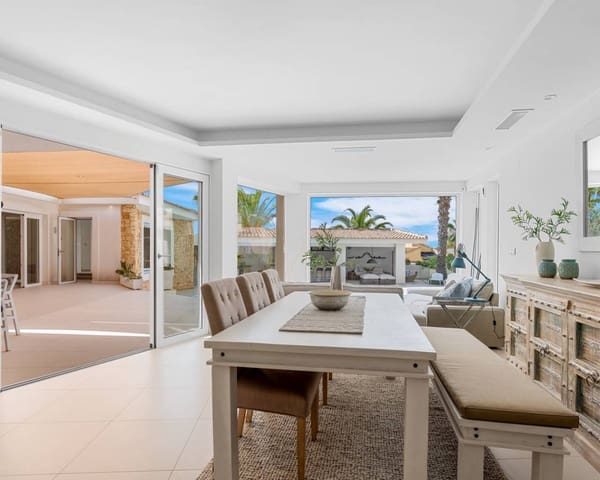 5 bedroom Villa for sale in Ciudad Quesada, Rojales with pool garage - € 1,499,999 (Ref: 9221403)