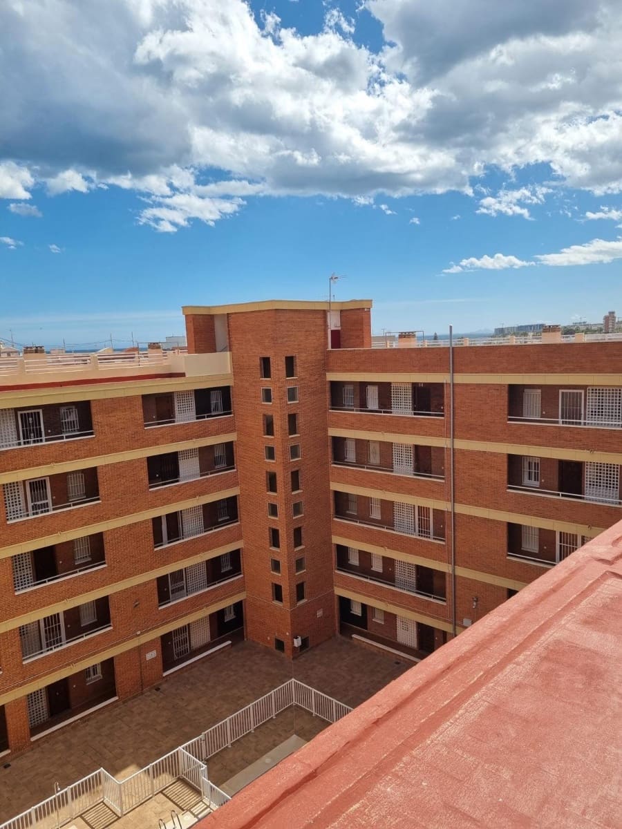 2 sovrum Lägenhet till salu i Torrevieja med pool - 199 900 € (Ref: 9227233)