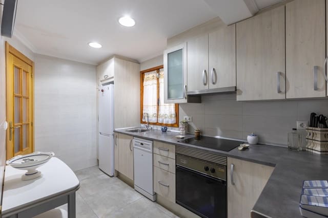 3 makuuhuone Huvila myytävänä paikassa Torrevieja mukana uima-altaan - 276 000 € (Ref: 9228964)