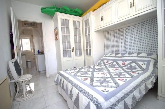1 quarto Penthouse para venda em Torrevieja com piscina - 118 000 € (Ref: 9240758)