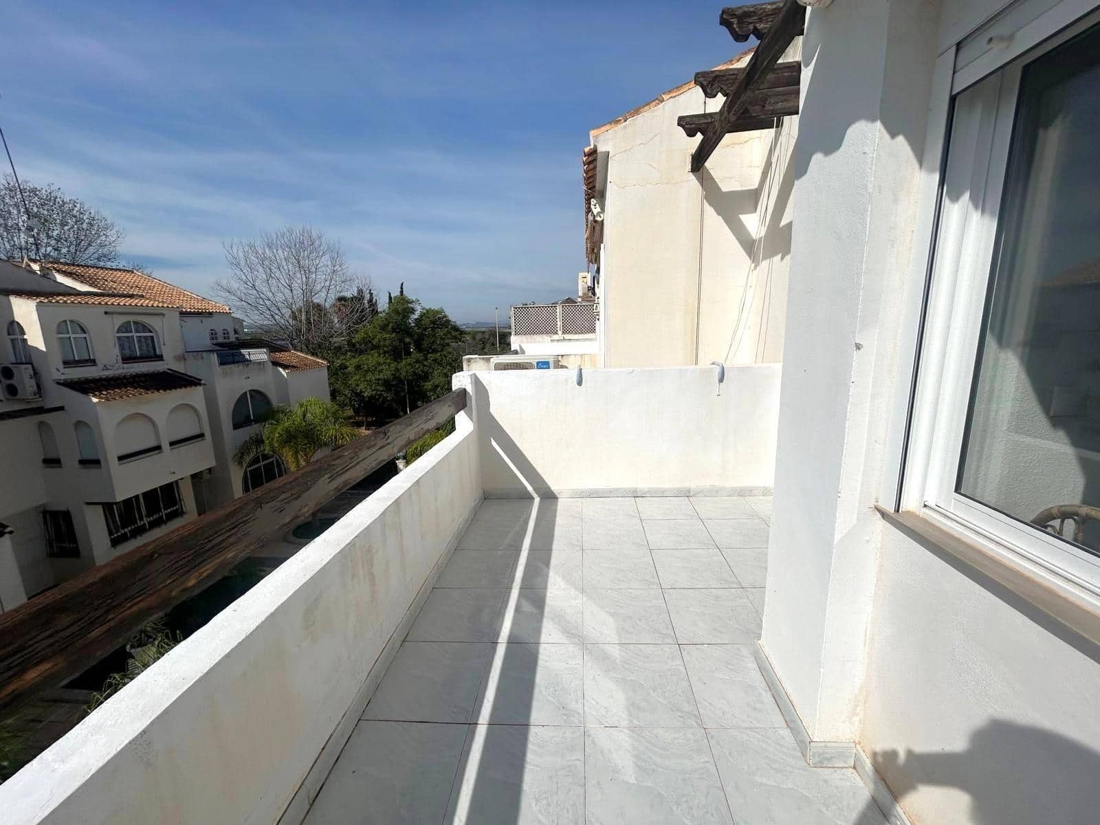 1 quarto Penthouse para venda em Torrevieja com piscina - 118 000 € (Ref: 9240758)