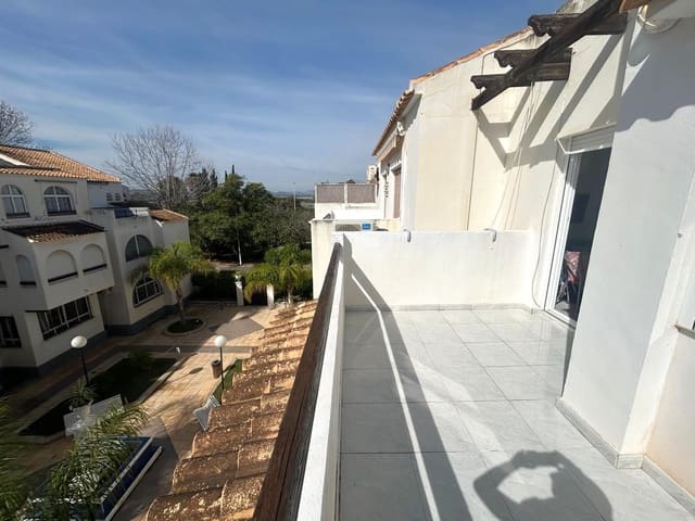 1 quarto Penthouse para venda em Torrevieja com piscina - 118 000 € (Ref: 9240758)