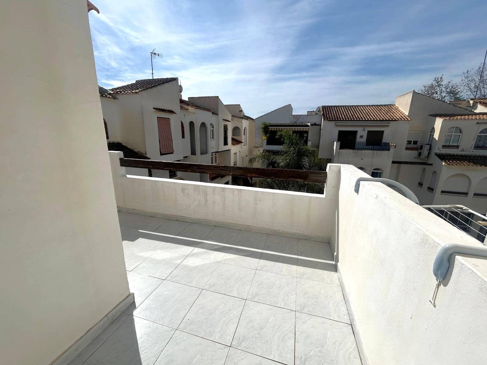 1 quarto Penthouse para venda em Torrevieja com piscina - 118 000 € (Ref: 9240758)