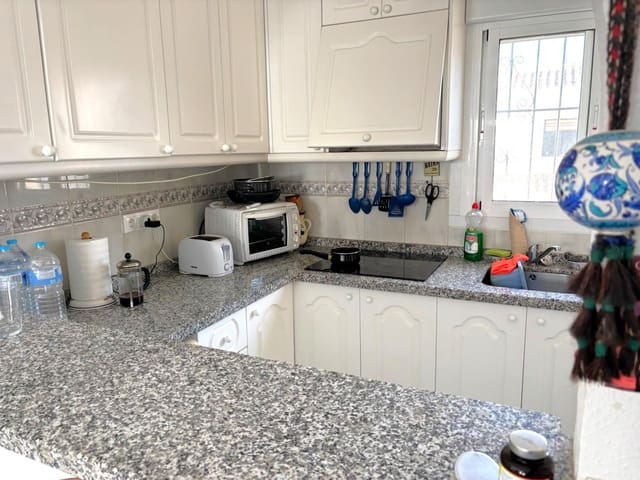 1 quarto Penthouse para venda em Torrevieja com piscina - 118 000 € (Ref: 9240758)