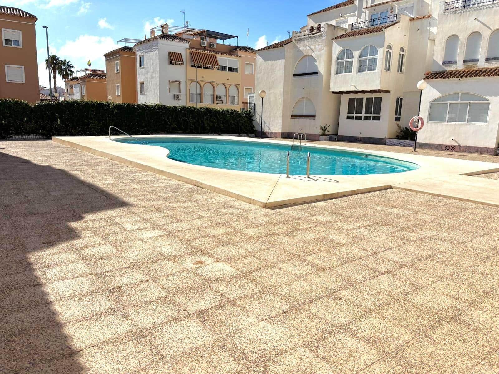 1 quarto Penthouse para venda em Torrevieja com piscina - 118 000 € (Ref: 9240758)