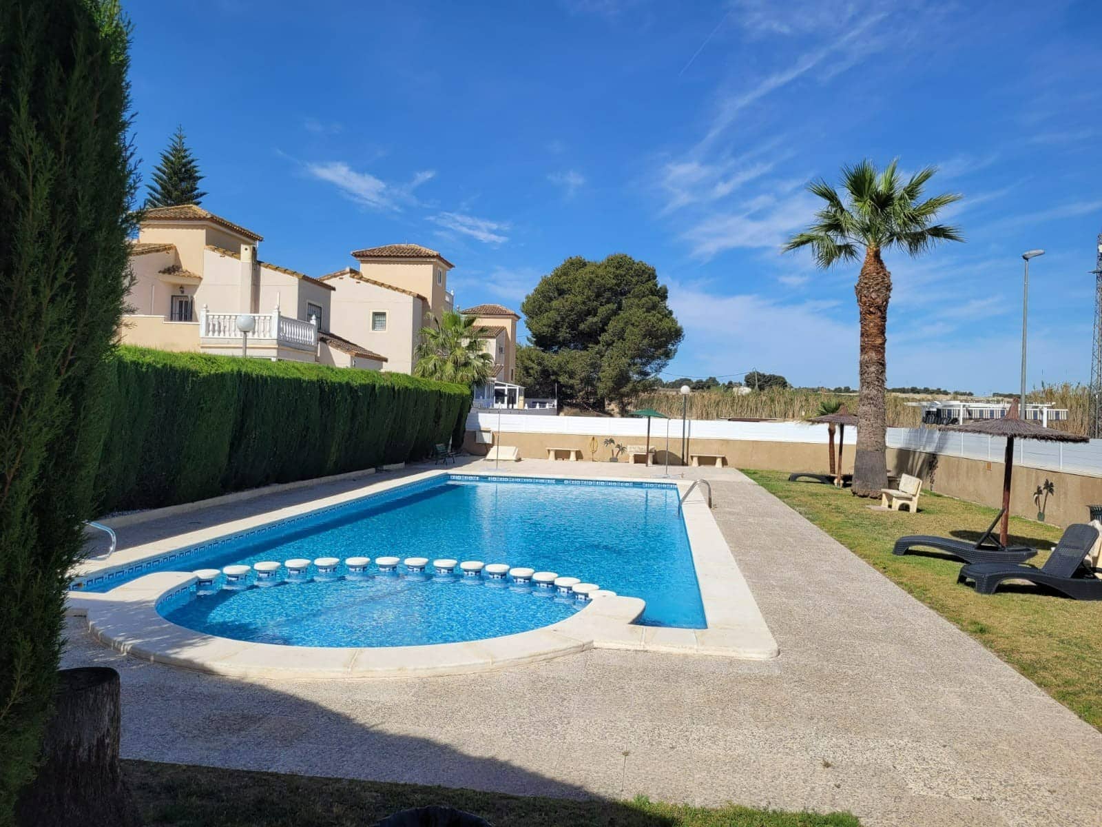 3 makuuhuone Paritalo myytävänä paikassa Algorfa mukana uima-altaan - 150 000 € (Ref: 9243596)