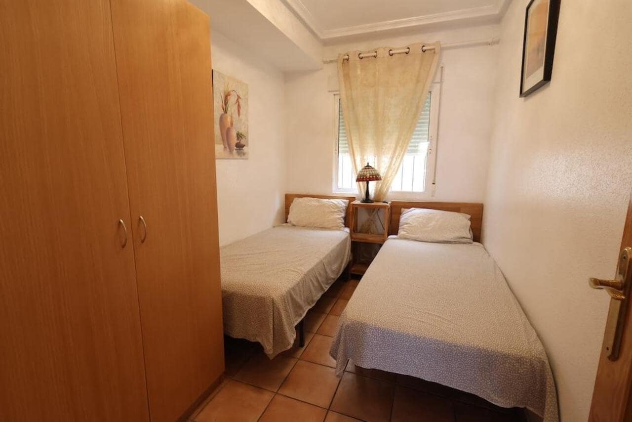 Chalet de 3 habitaciones en Orihuela Costa en venta con piscina - 255.000 € (Ref: 9243606)