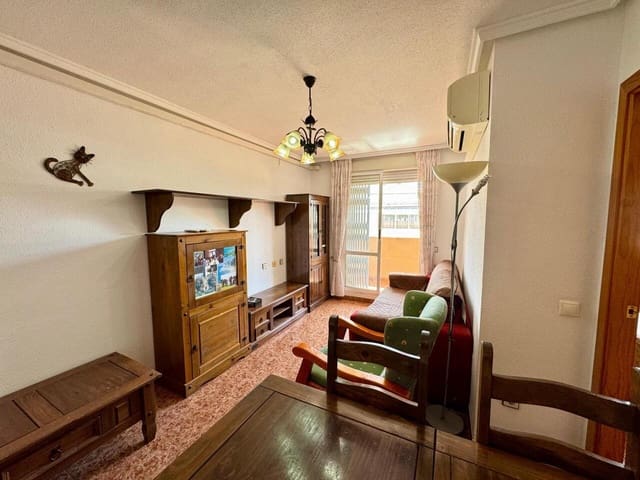 2 makuuhuone Kattohuoneisto myytävänä paikassa Torrevieja mukana uima-altaan - 140 000 € (Ref: 9243607)