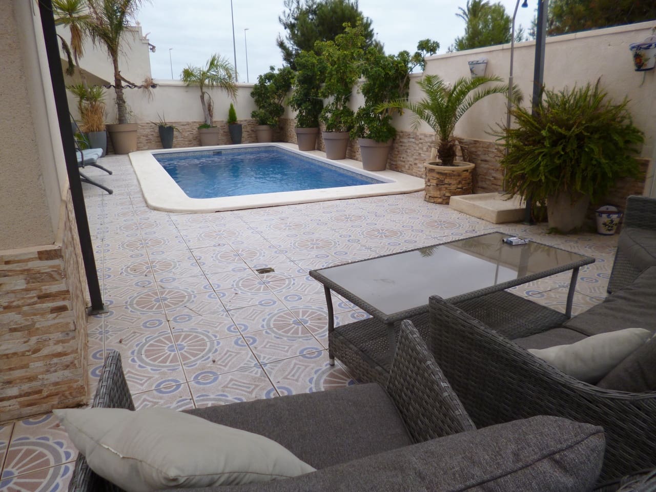 Chalet de 4 habitaciones en Playa Flamenca en venta - 399.995 € (Ref: 9243618)