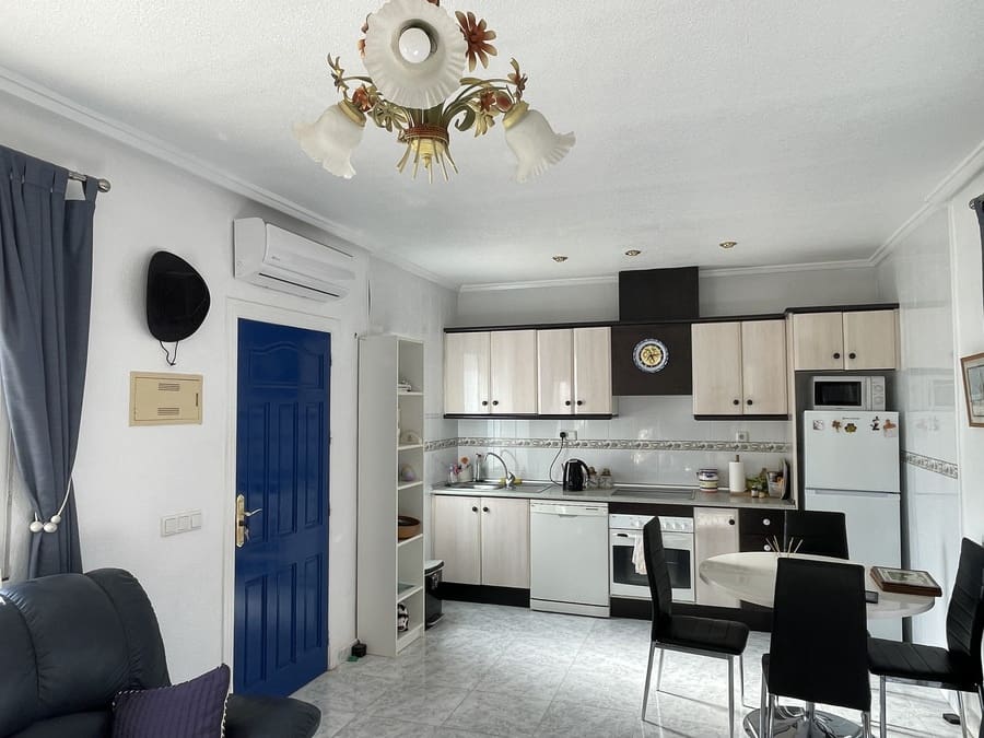 3 makuuhuone Omakotitalo myytävänä paikassa Ciudad Quesada mukana uima-altaan - 190 000 € (Ref: 9247762)