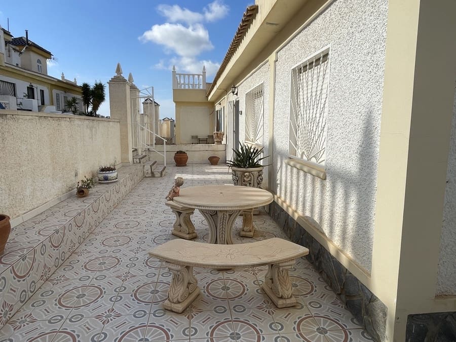 3 makuuhuone Omakotitalo myytävänä paikassa Ciudad Quesada mukana uima-altaan - 190 000 € (Ref: 9247762)