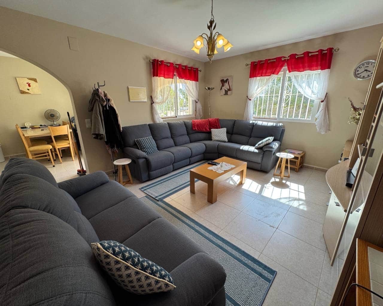 7 makuuhuone Huvila myytävänä paikassa Ciudad Quesada mukana uima-altaan - 650 000 € (Ref: 9256651)