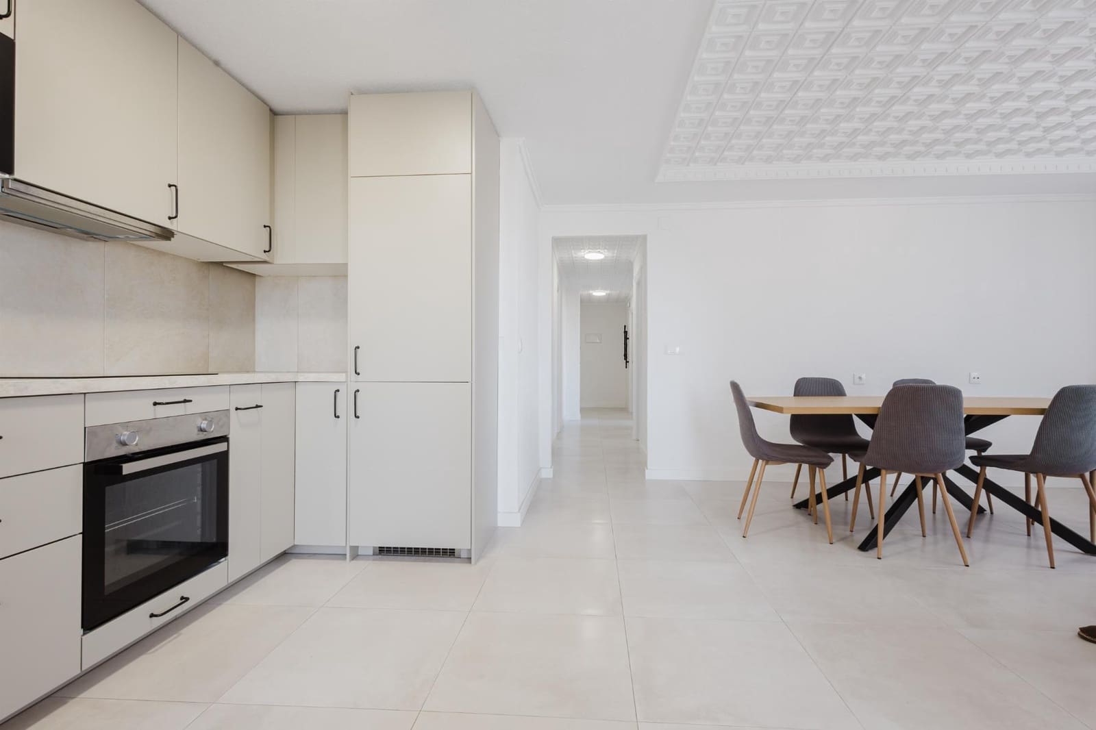 Apartamento de 3 habitaciones en Torrevieja en venta con piscina - 235.000 € (Ref: 9263400)