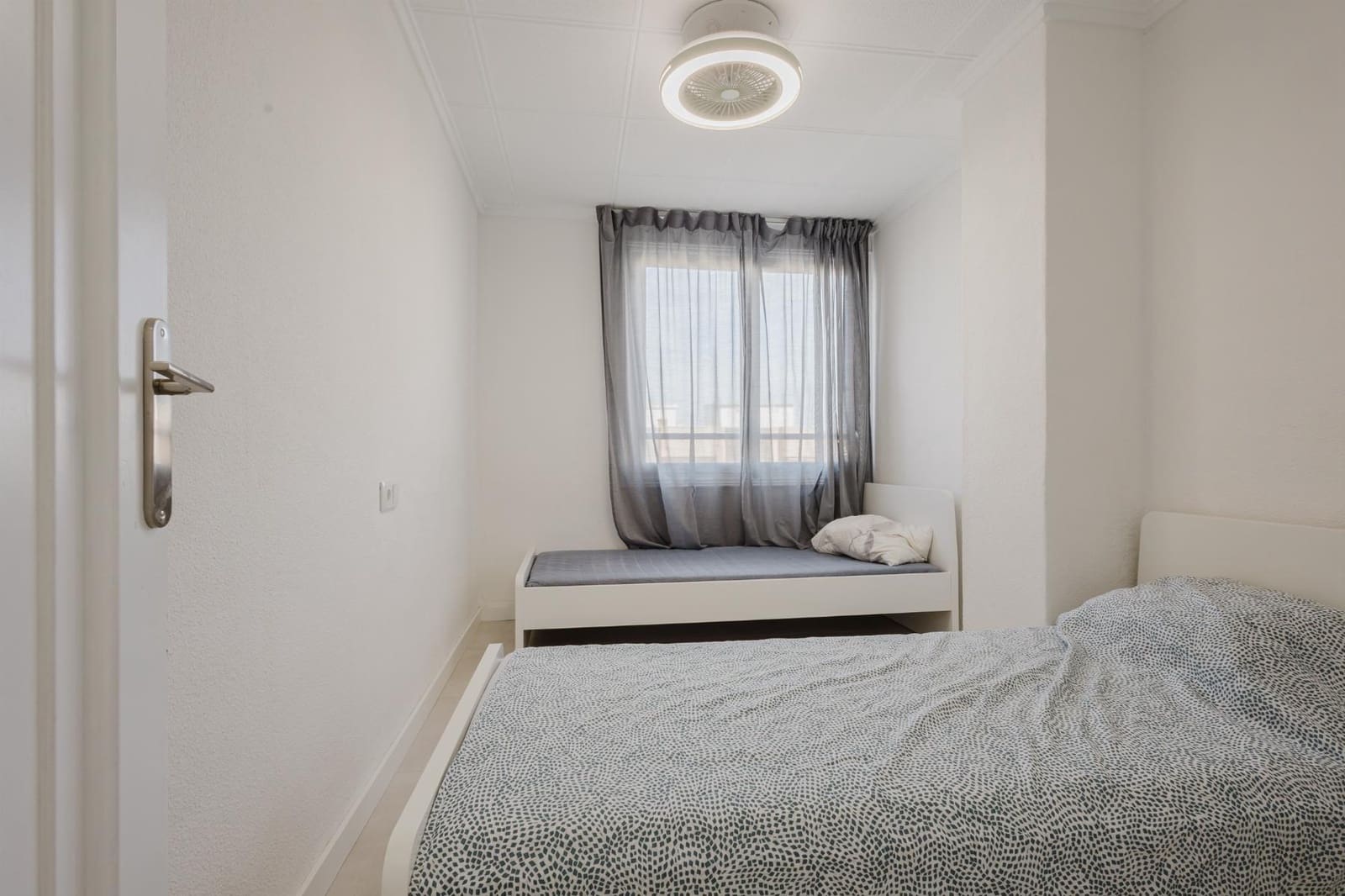 Apartamento de 3 habitaciones en Torrevieja en venta con piscina - 235.000 € (Ref: 9263400)