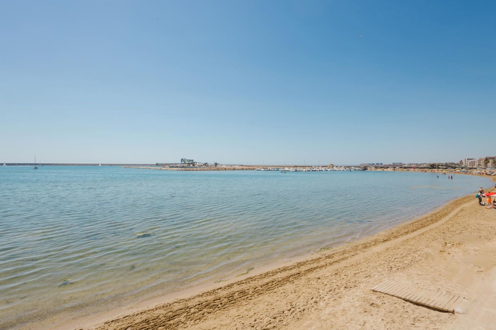 Apartamento de 3 habitaciones en Torrevieja en venta con piscina - 235.000 € (Ref: 9263400)