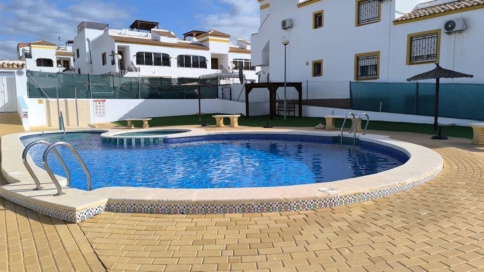 2 bedroom Apartment for sale in Entre Naranjos with pool - € 129,900 (Ref: 9266534)