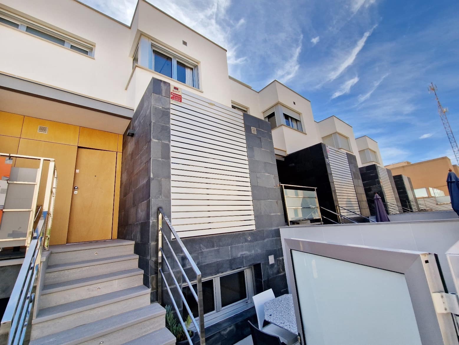 4 soveværelse Byhus til salg i Guardamar del Segura med swimmingpool garage - € 595.000 (Ref: 9270567)