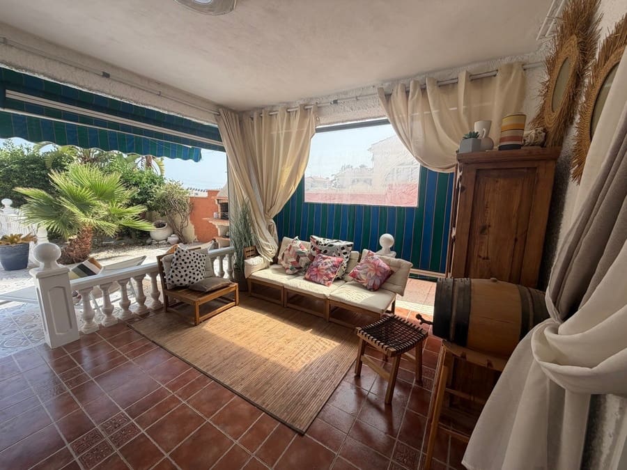 4 sovrum Villa till salu i Ciudad Quesada med pool - 450 000 € (Ref: 9272807)