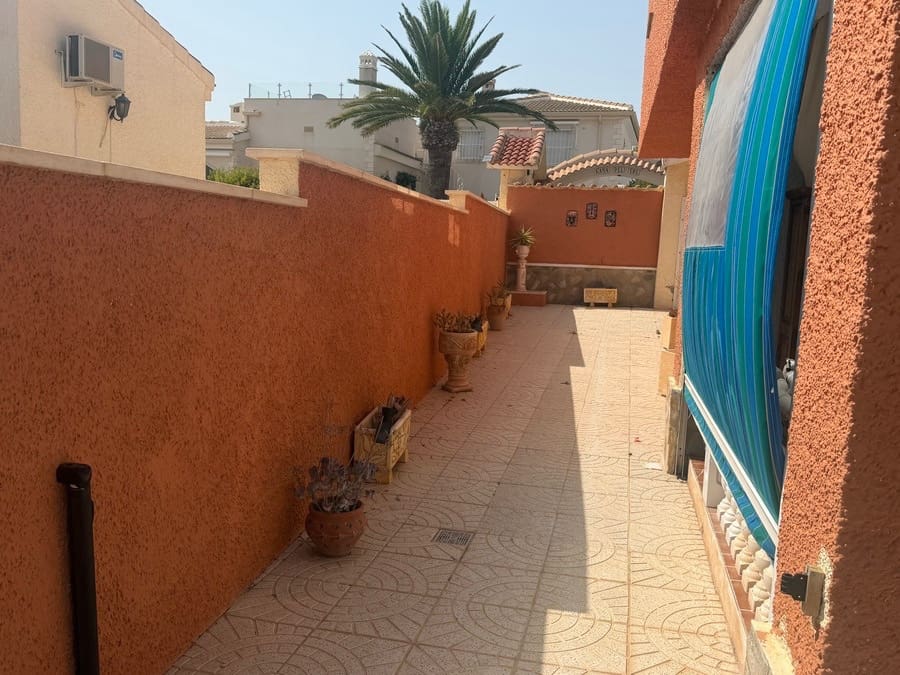 4 sovrum Villa till salu i Ciudad Quesada med pool - 450 000 € (Ref: 9272807)
